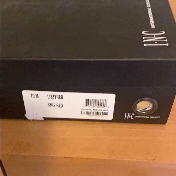 INC Lizzyred heels - Picture 5 of 5